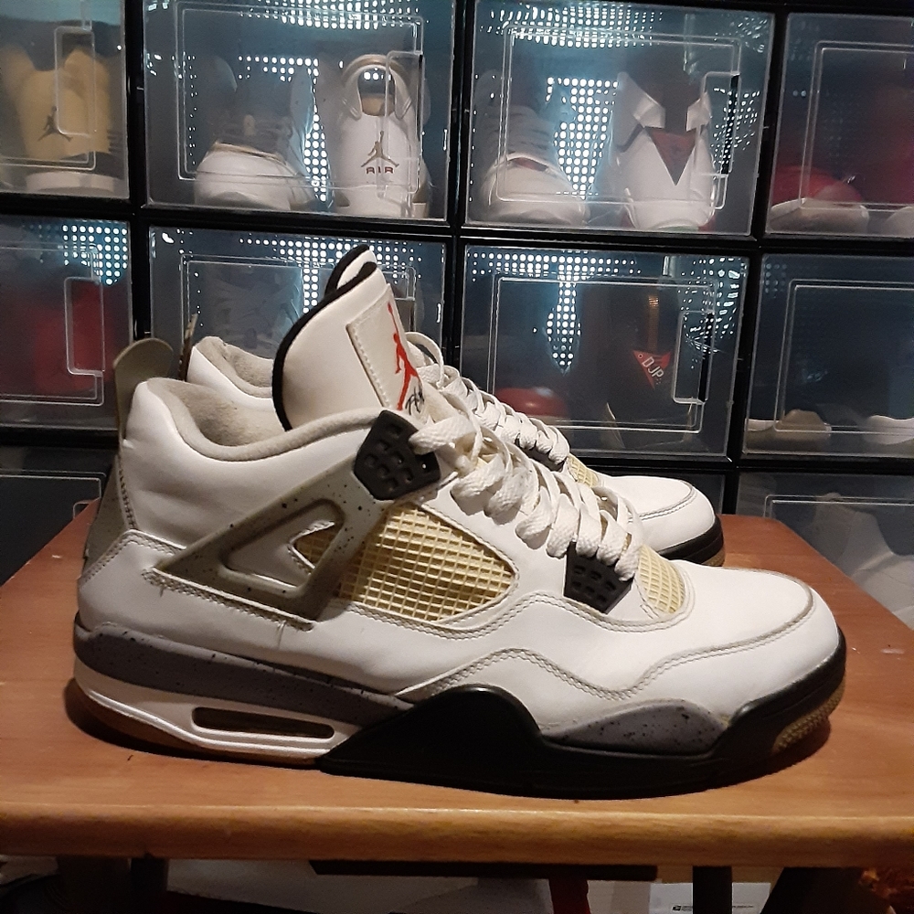 Retro Jordan 4 White Cement